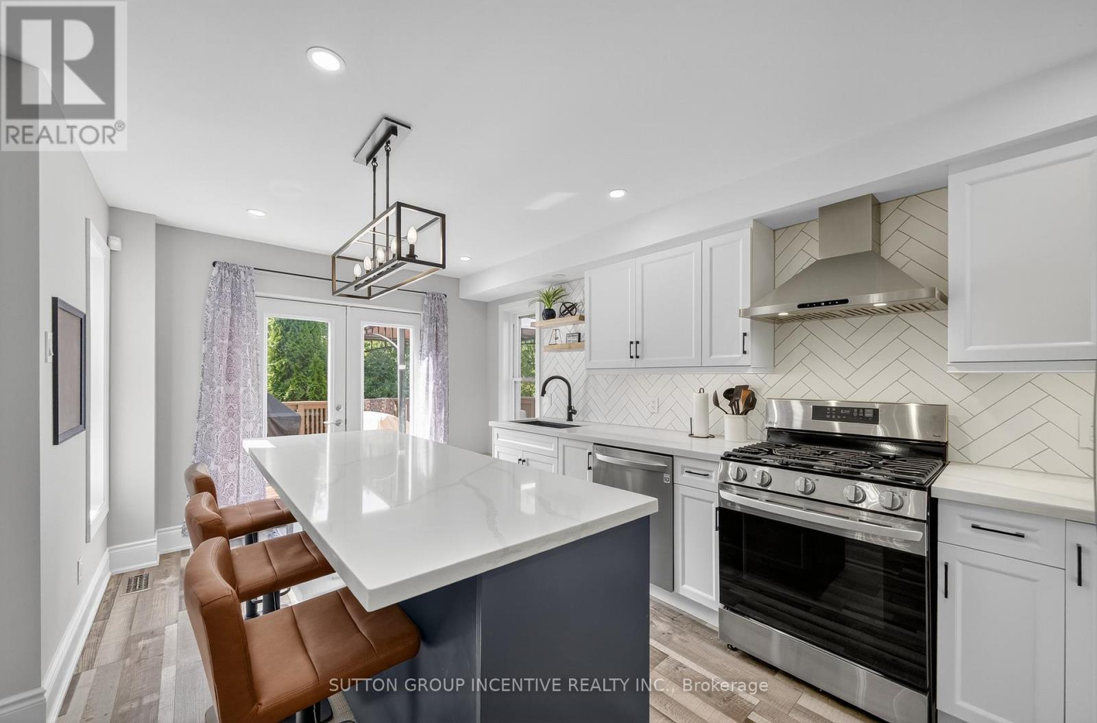 Photo 8 of 1301 Forest Street, Innisfil ON
