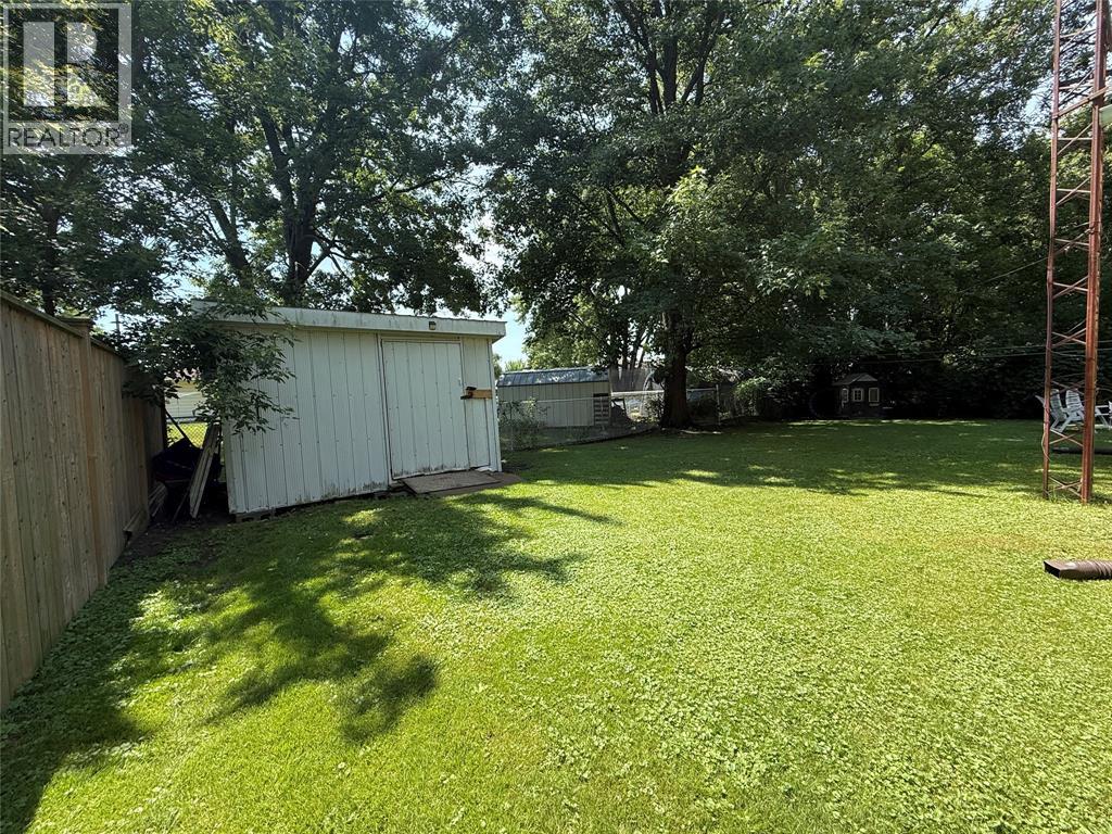 Photo 16 of 4361 Fifth Street, Petrolia ON