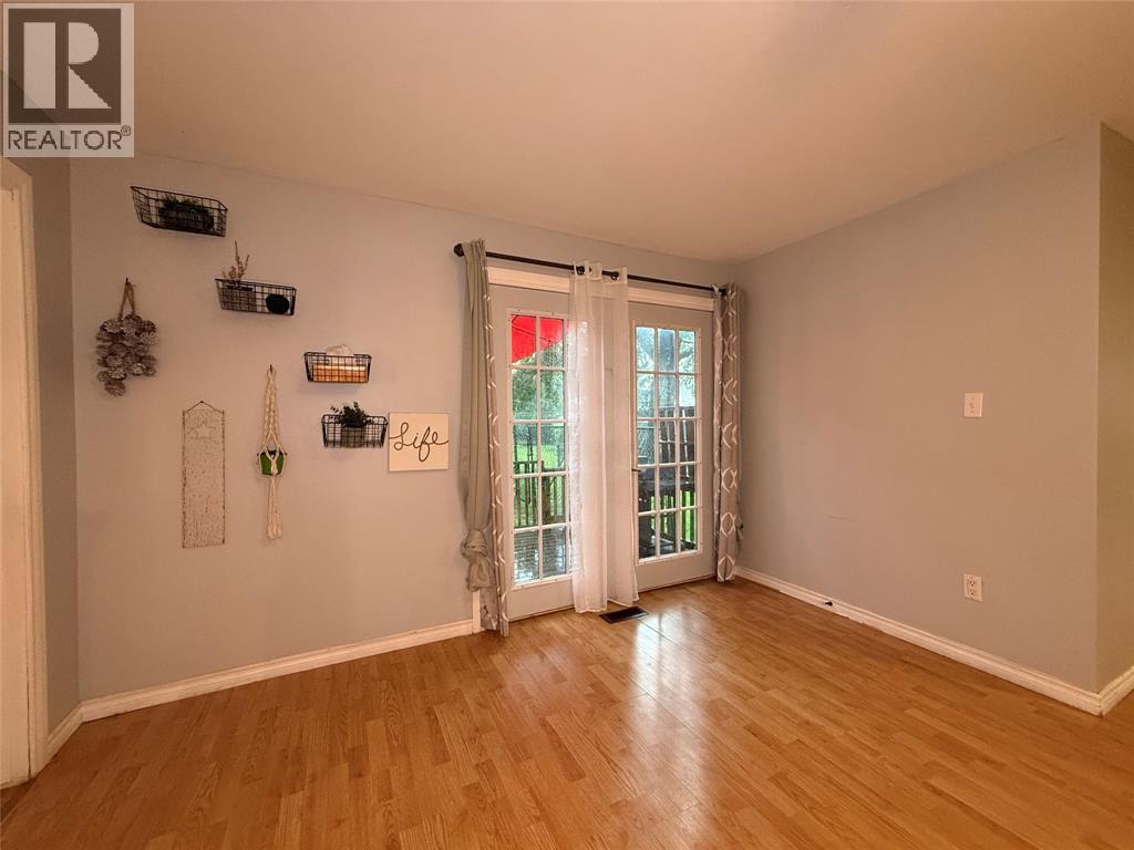 Photo 5 of 4361 Fifth Street, Petrolia ON