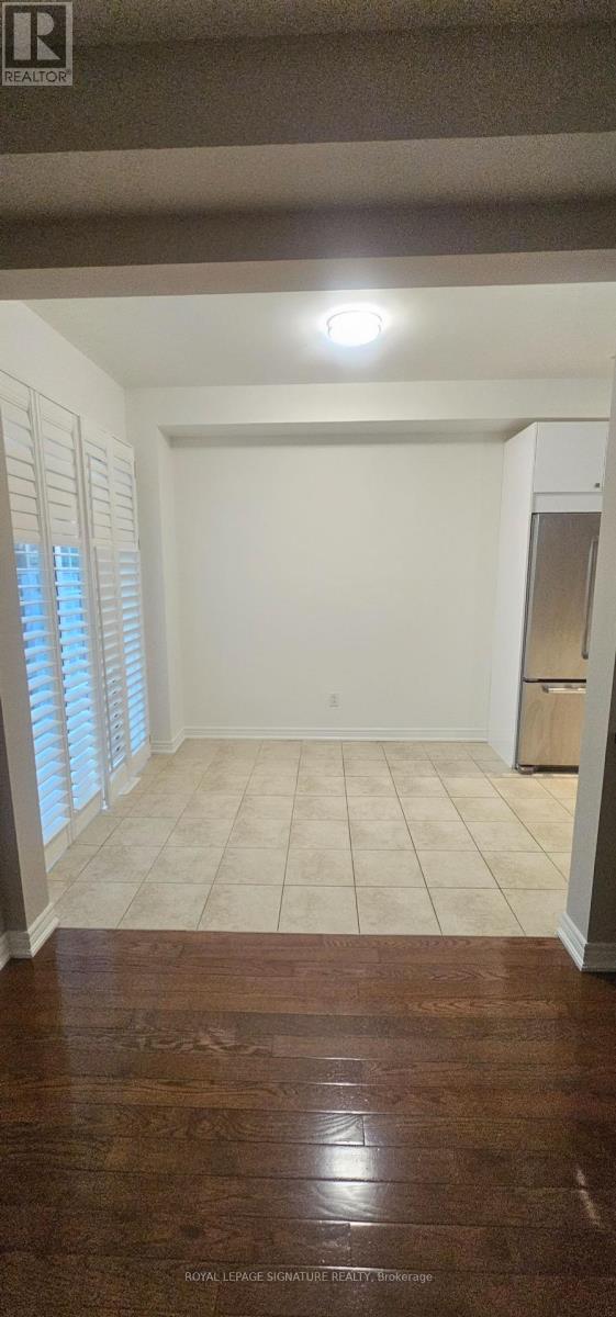 Photo 14 of 31 1633 Northmount Avenue W, Mississauga ON