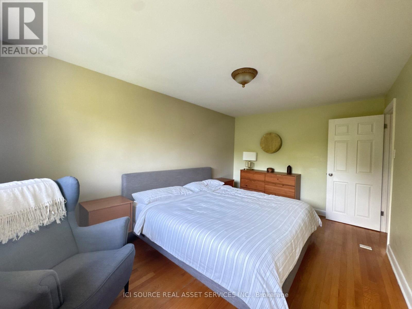 Photo 8 of 710 Sherbourne Road, Ottawa ON