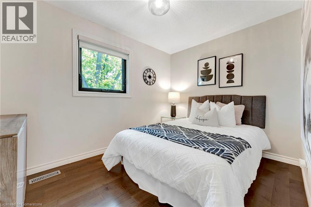 Photo 15 of 1349 Oxford Avenue, Oakville ON