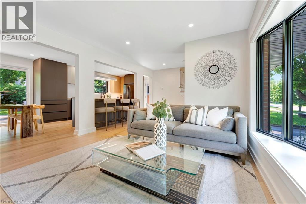 Photo 8 of 1349 Oxford Avenue, Oakville ON