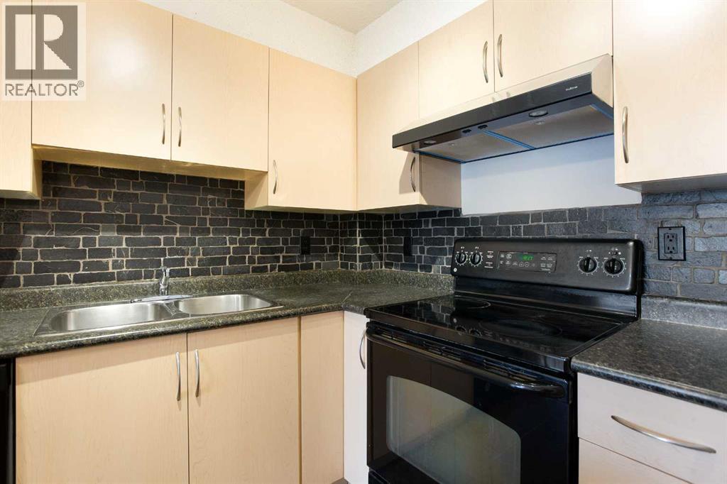 Single Family House for Sale in   Eversyde Avenue SW Evergreen Calgary 