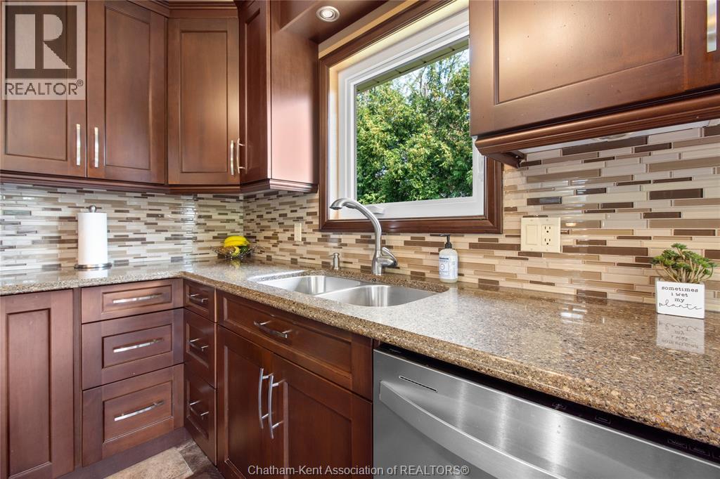 Photo 12 of 20 Dejonge Place, Chatham ON