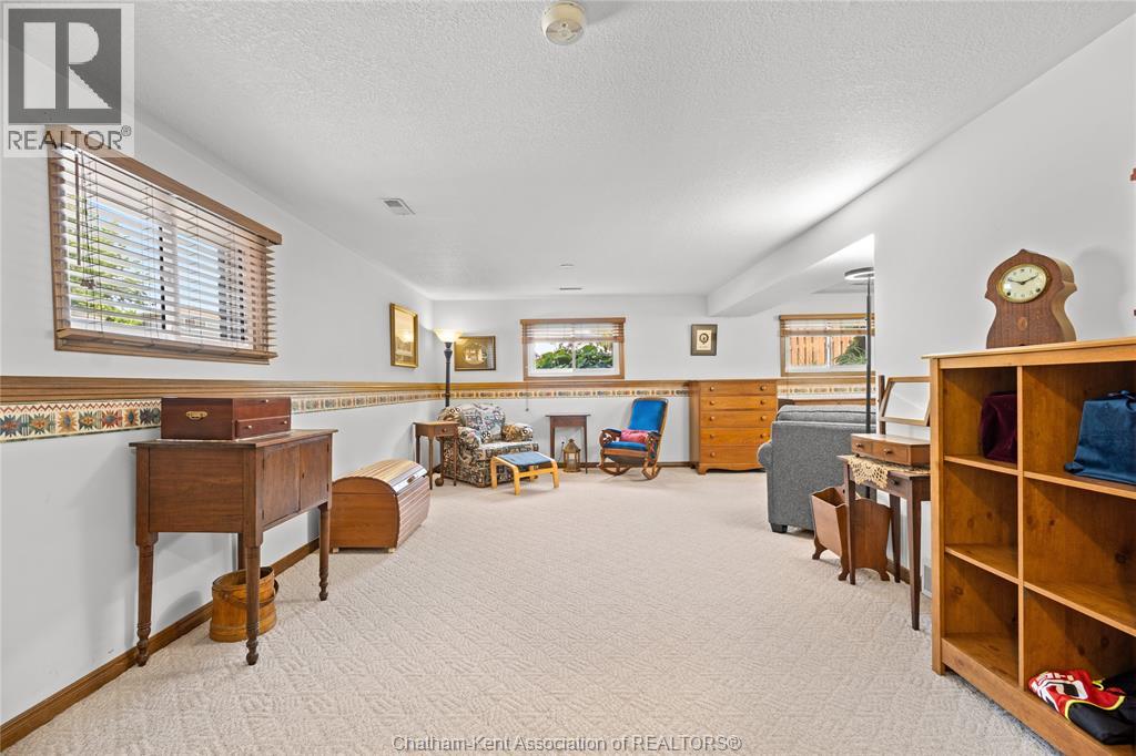 Photo 23 of 20 Dejonge Place, Chatham ON