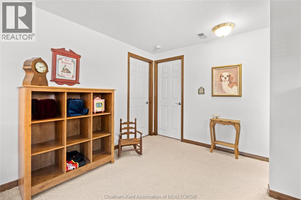 Photo 27 of 20 Dejonge Place, Chatham ON