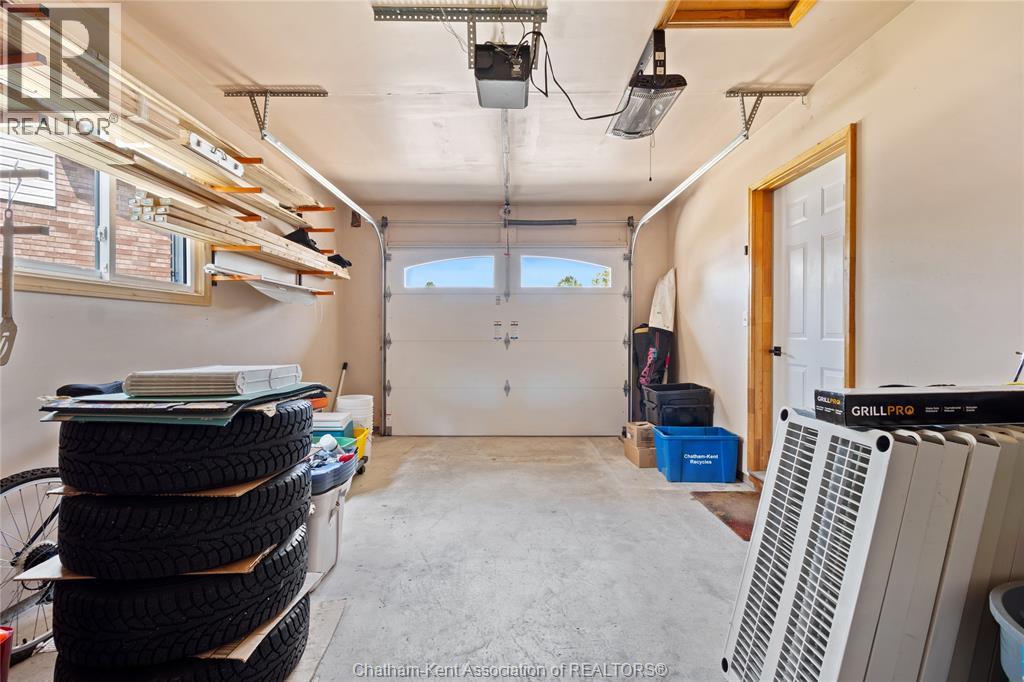 Photo 30 of 20 Dejonge Place, Chatham ON