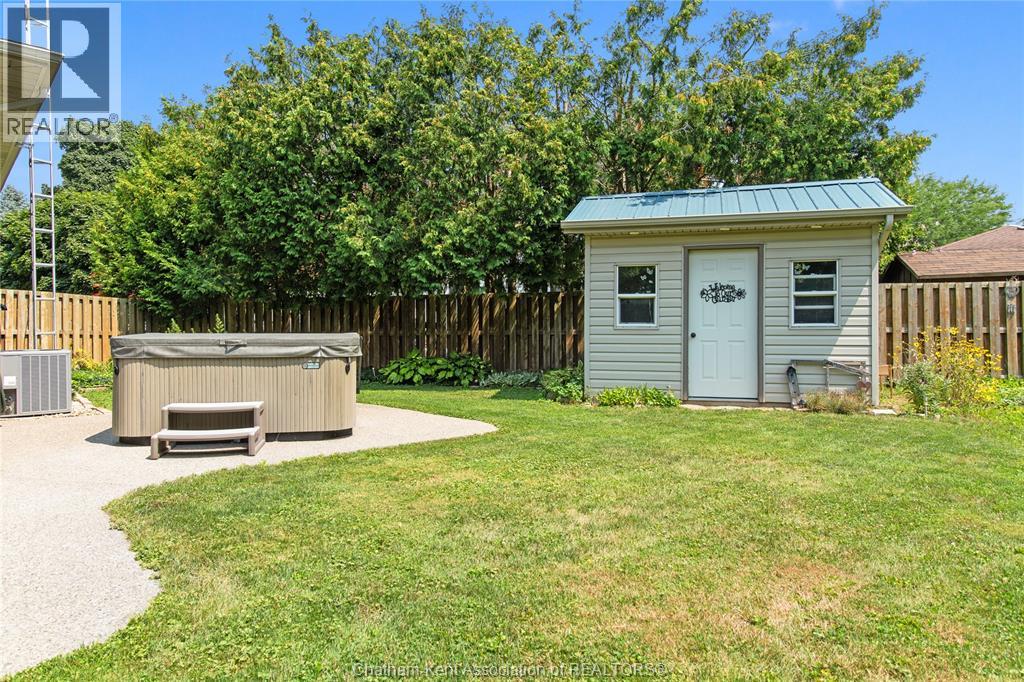 Photo 33 of 20 Dejonge Place, Chatham ON