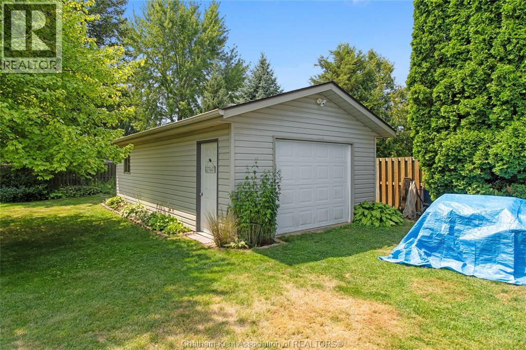 Photo 35 of 20 Dejonge Place, Chatham ON