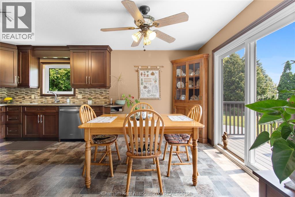 Photo 9 of 20 Dejonge Place, Chatham ON
