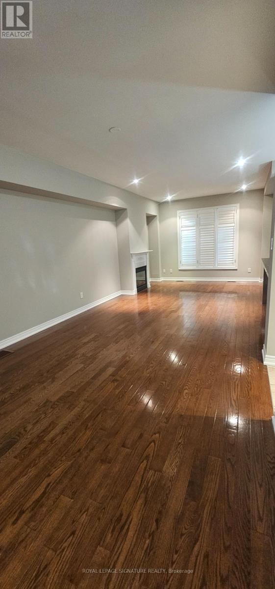 Photo 3 of 31 1633 Northmount Avenue W, Mississauga ON