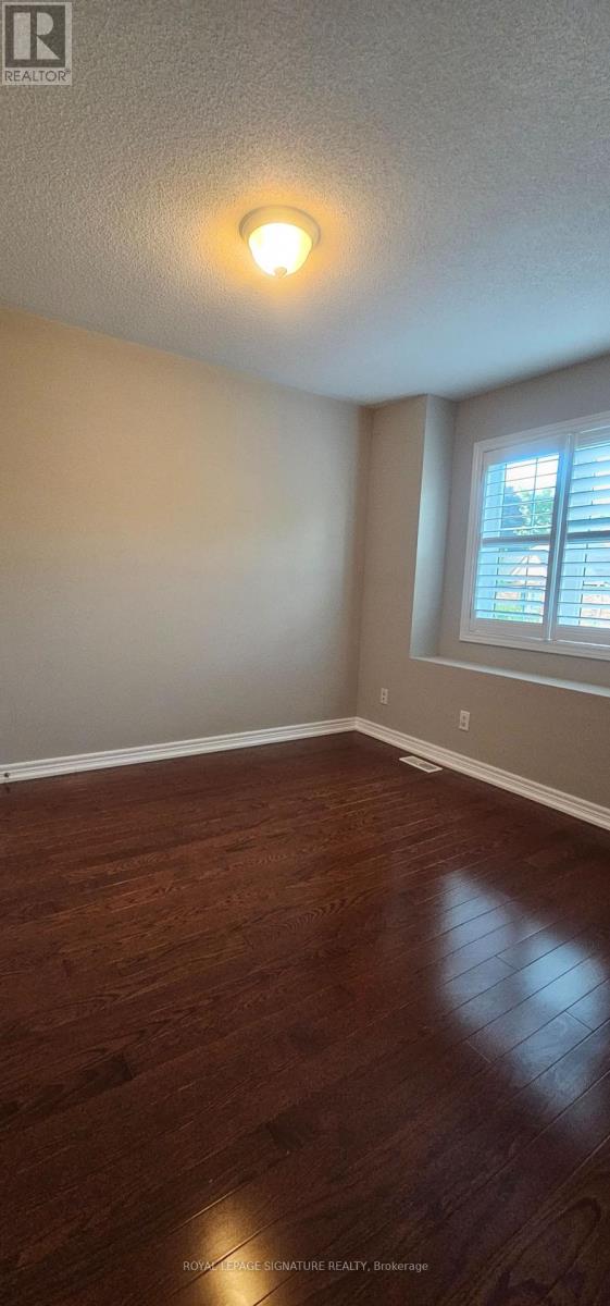 Photo 22 of 31 1633 Northmount Avenue W, Mississauga ON