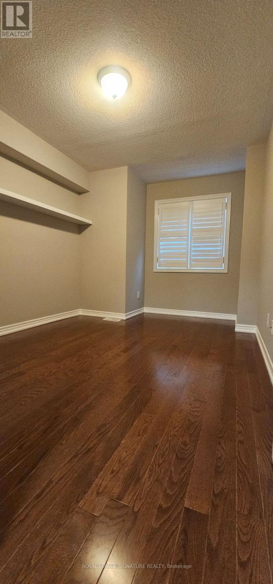 Photo 10 of 31 1633 Northmount Avenue W, Mississauga ON