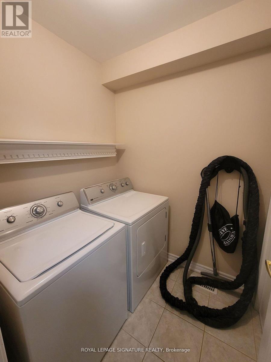 Photo 1 of 31 1633 Northmount Avenue W, Mississauga ON