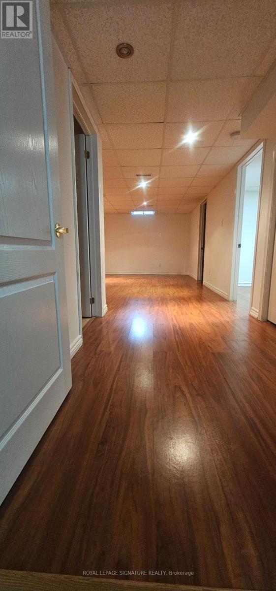 Photo 30 of 31 1633 Northmount Avenue W, Mississauga ON