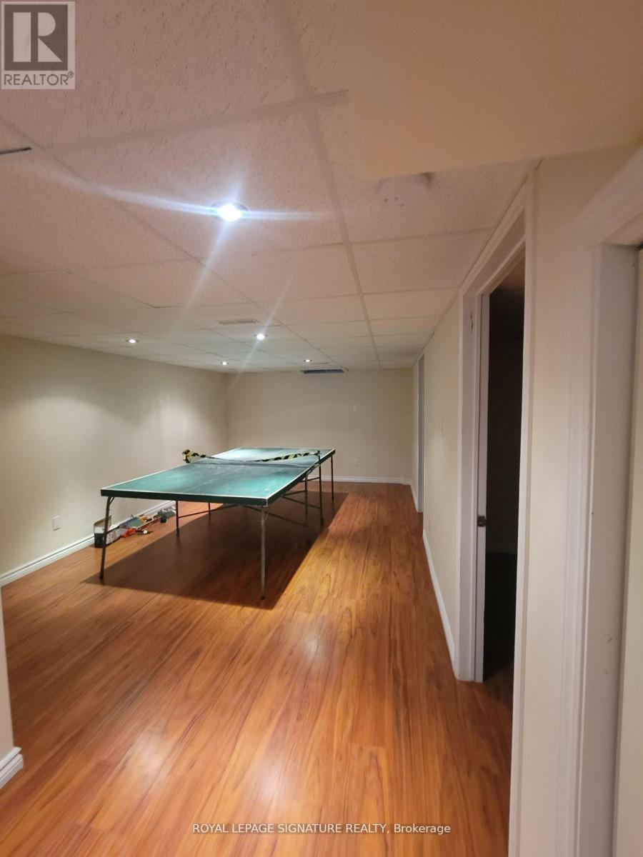 Photo 32 of 31 1633 Northmount Avenue W, Mississauga ON