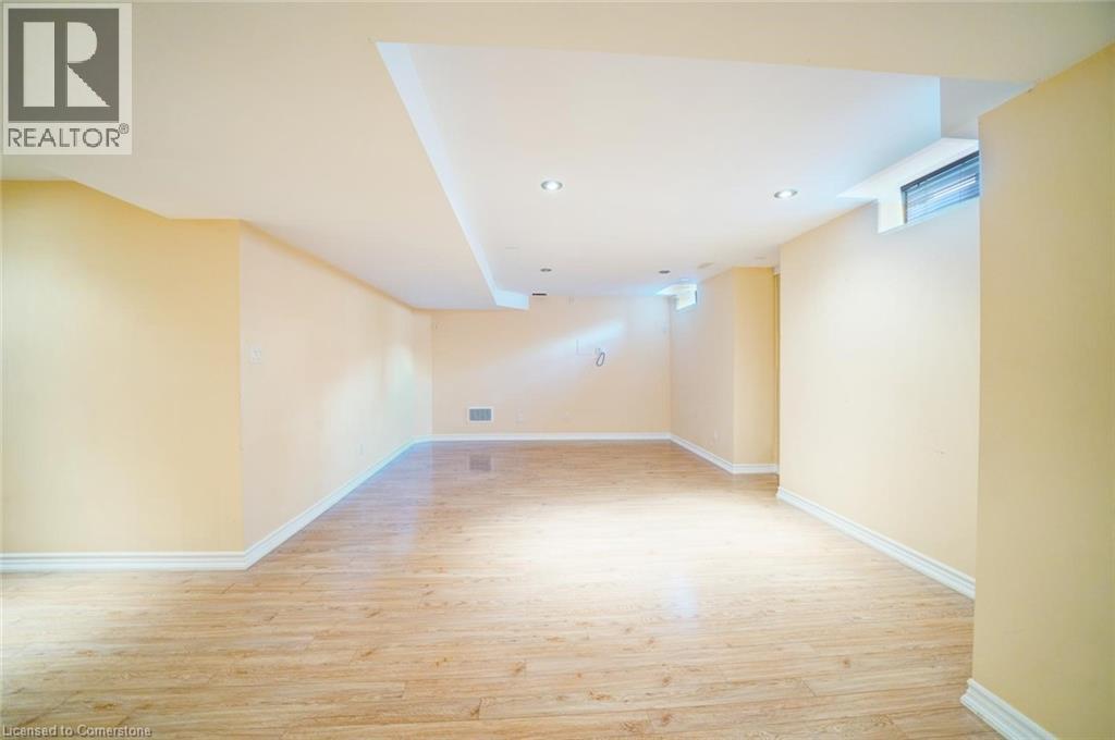 Photo 11 of 6 Weekes Avenue, Richmond Hill ON