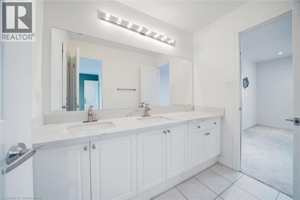 Photo 10 of 6 Weekes Avenue, Richmond Hill ON