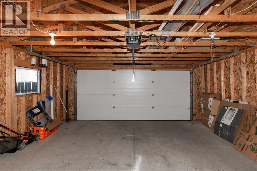 Single Family House for Sale in  Sunridge Road W Sunridge Lethbridge 