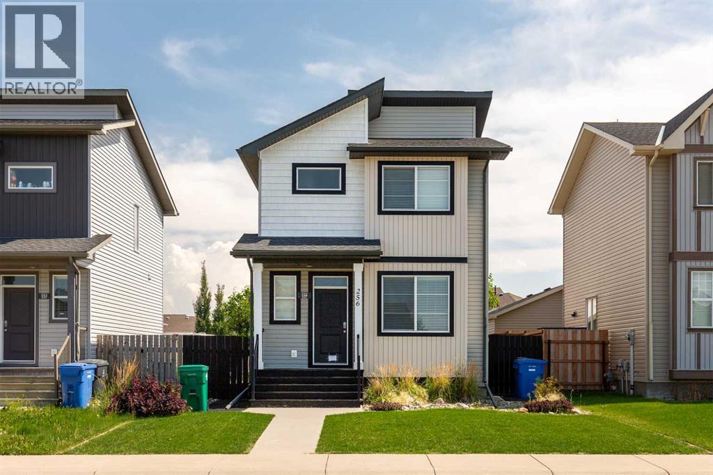 Single Family House for Sale in  Sunridge Road W Sunridge Lethbridge 