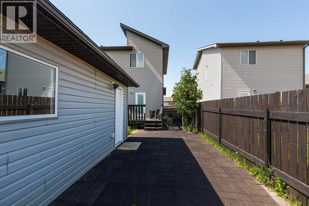 Single Family House for Sale in  Sunridge Road W Sunridge Lethbridge 