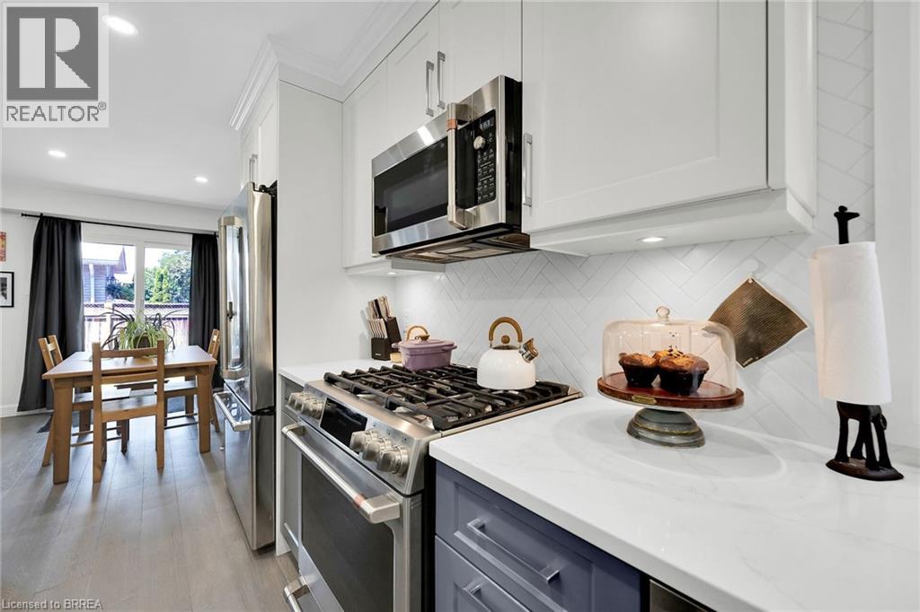 Photo 38 of 69 Garden Crescent, Paris ON