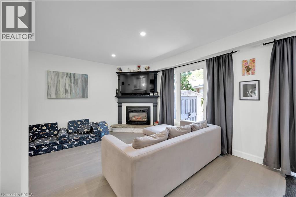 Photo 1 of 69 Garden Crescent, Paris ON