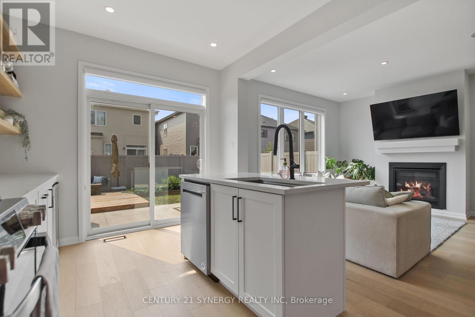 Photo 6 of 2104 Caltra Crescent, Ottawa ON
