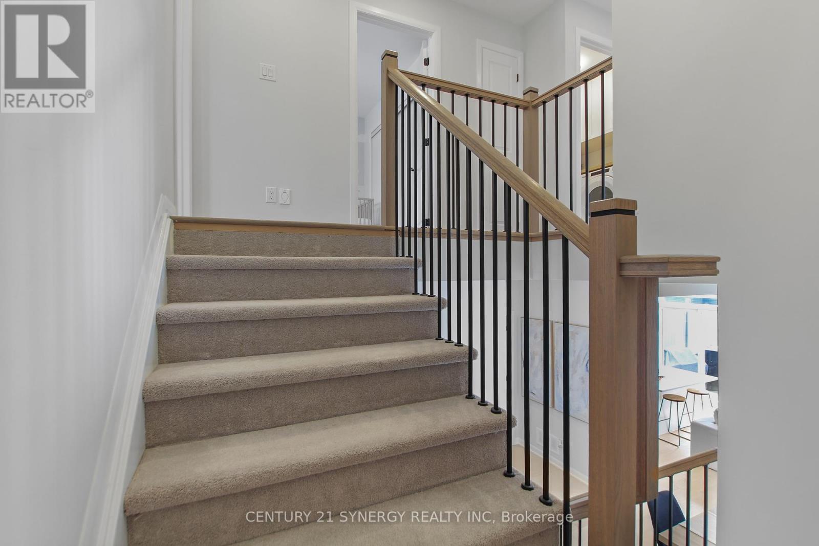 Photo 7 of 2104 Caltra Crescent, Ottawa ON