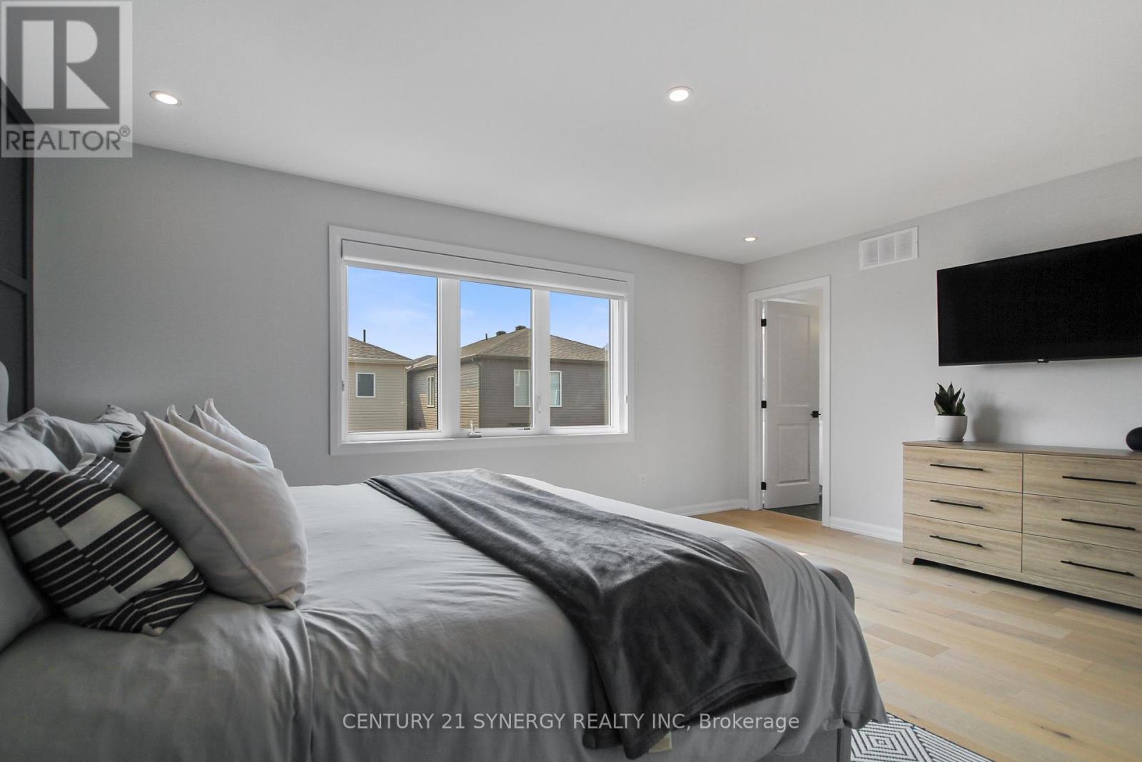 Photo 29 of 2104 Caltra Crescent, Ottawa ON