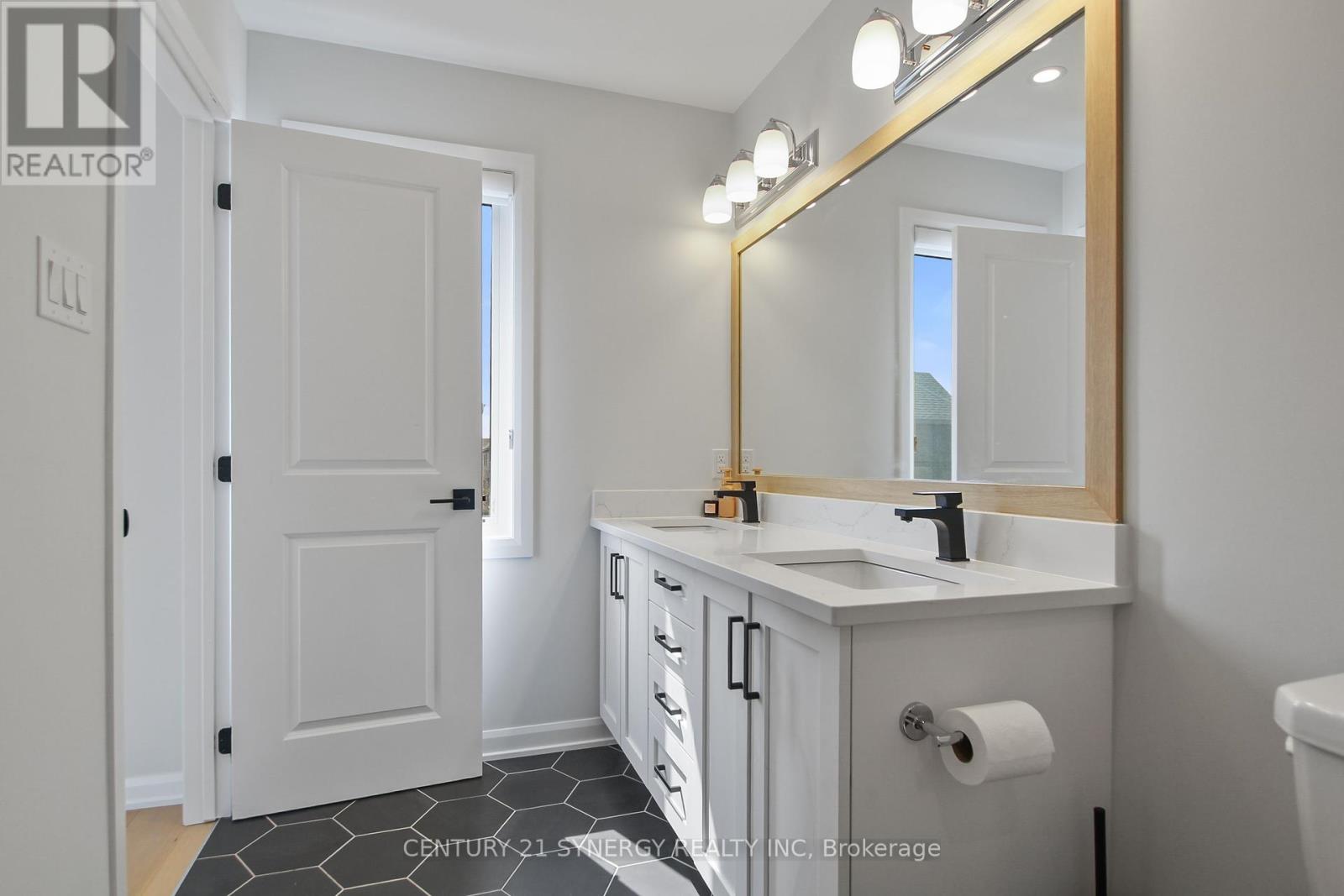 Photo 17 of 2104 Caltra Crescent, Ottawa ON