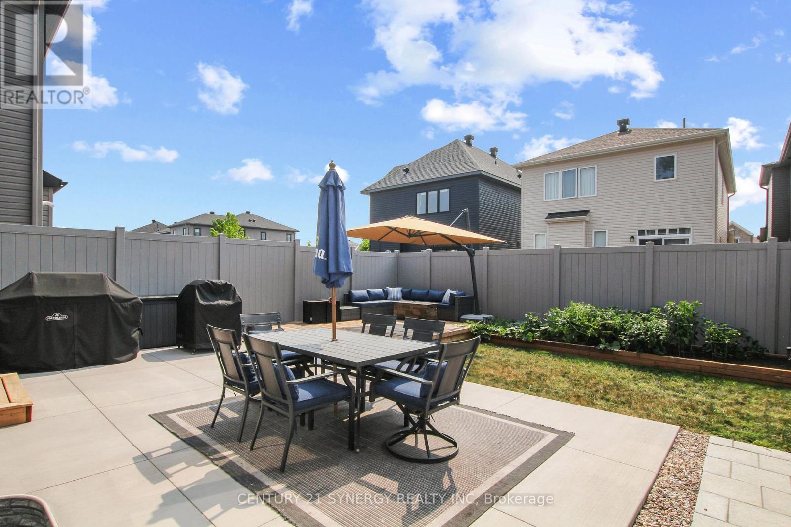 Photo 9 of 2104 Caltra Crescent, Ottawa ON