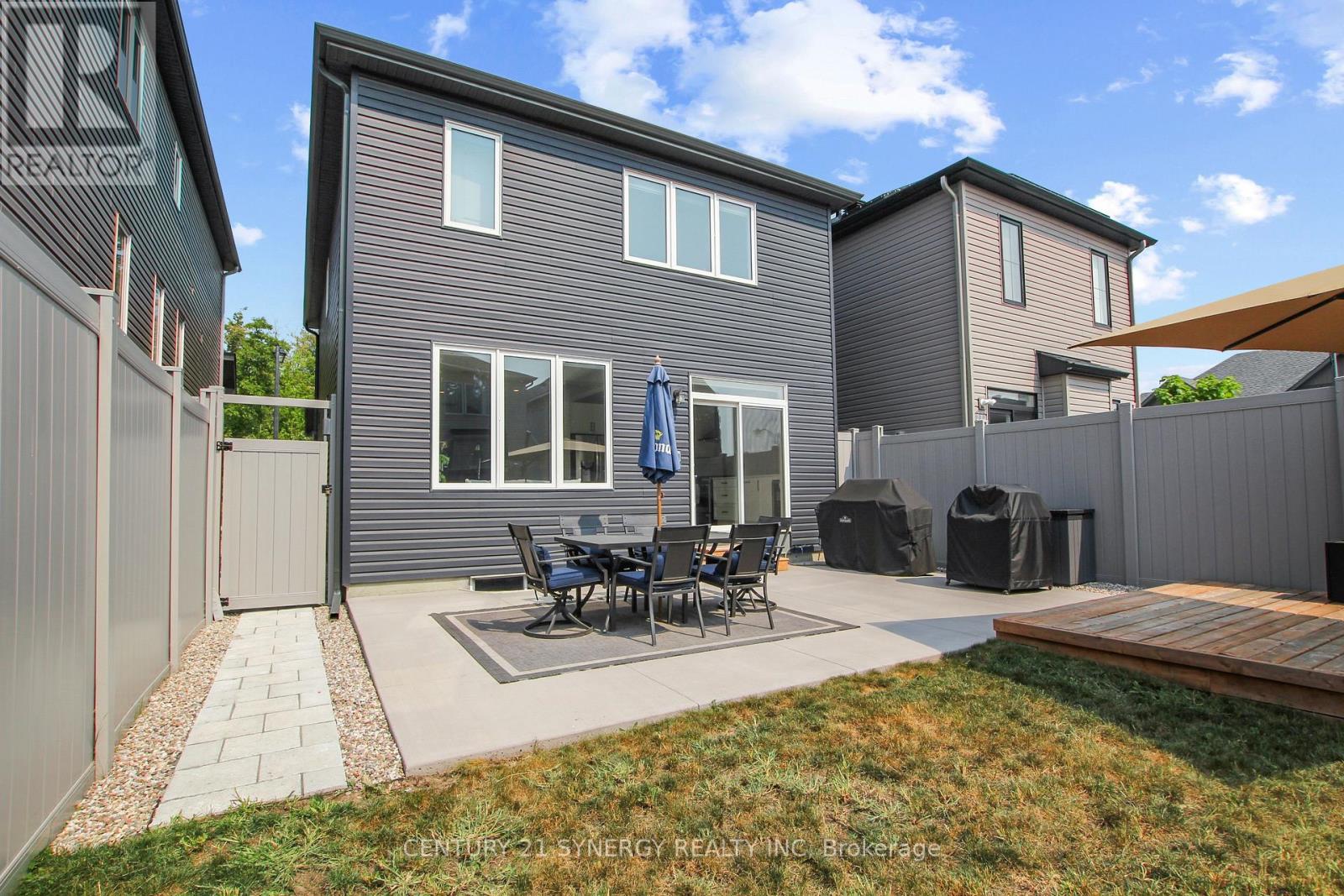 Photo 18 of 2104 Caltra Crescent, Ottawa ON