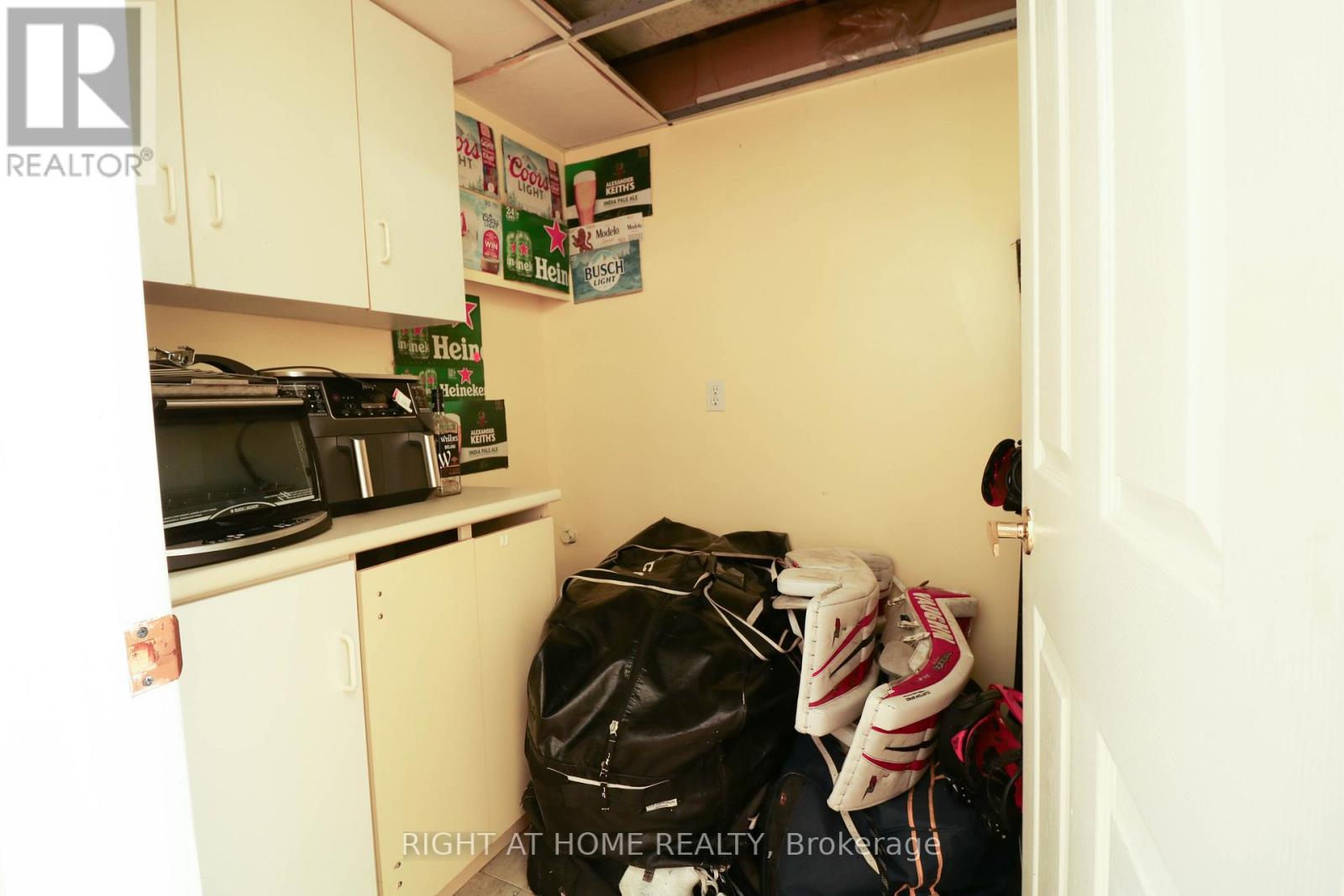Photo 18 of 50 Fireside Crescent, Ottawa ON
