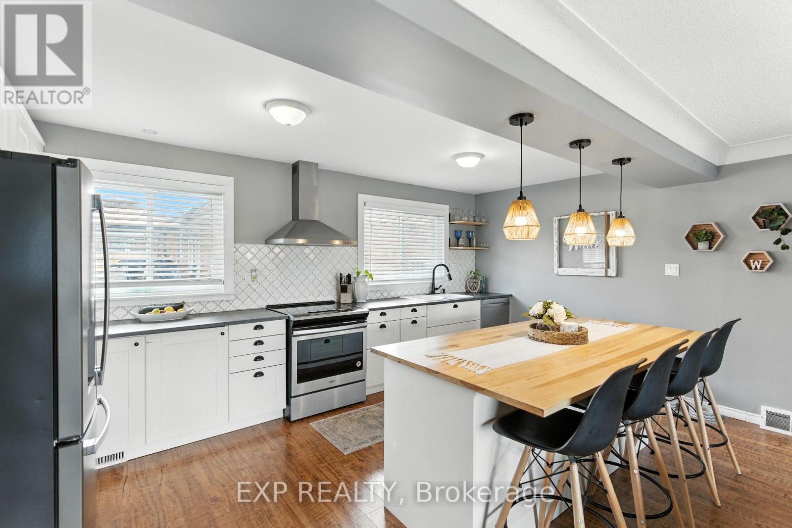 Photo 10 of 319 Highland Avenue, Fort Erie ON