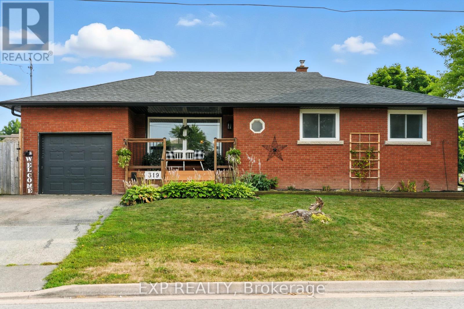 Photo 2 of 319 Highland Avenue, Fort Erie ON