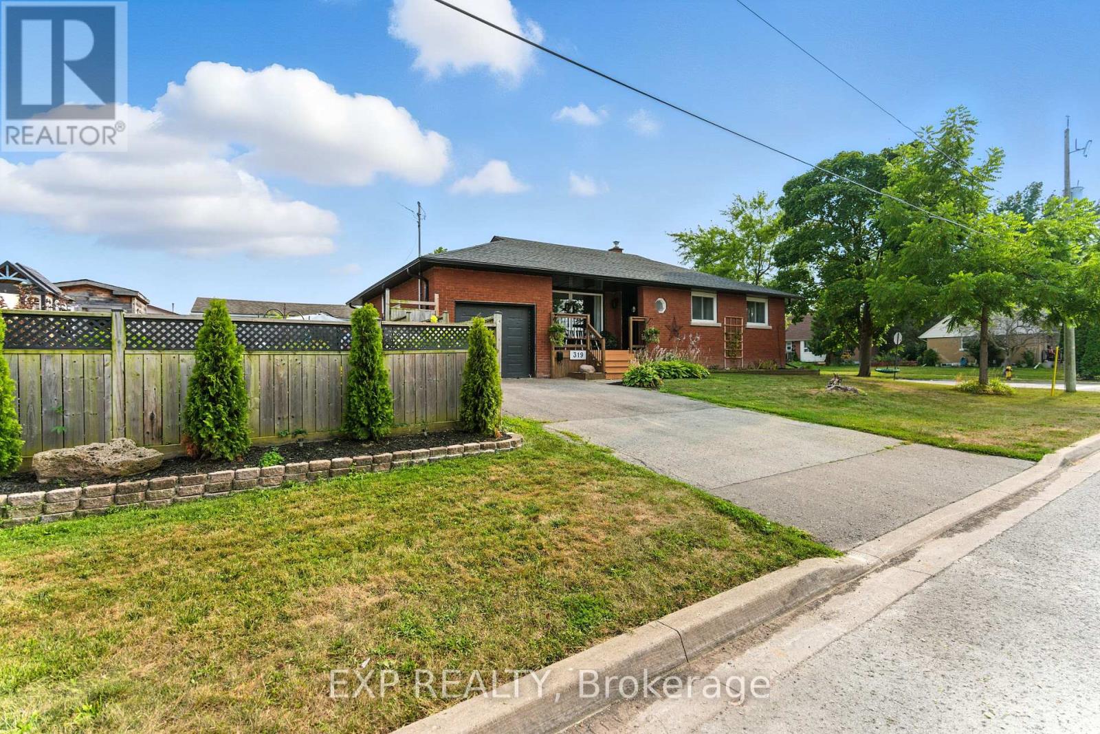 Photo 3 of 319 Highland Avenue, Fort Erie ON