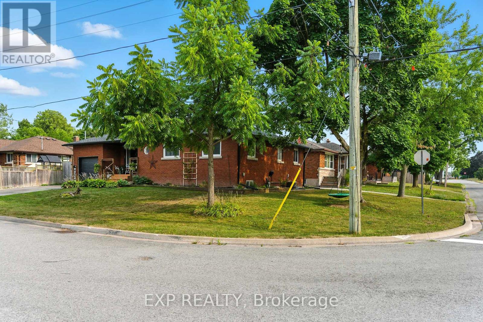 Photo 4 of 319 Highland Avenue, Fort Erie ON