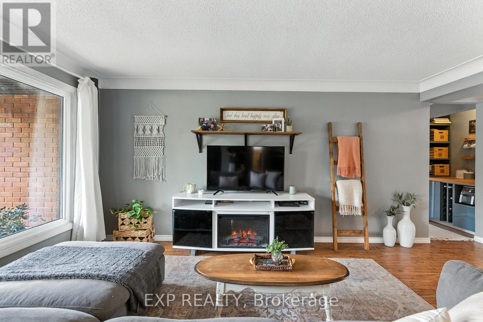 Photo 6 of 319 Highland Avenue, Fort Erie ON