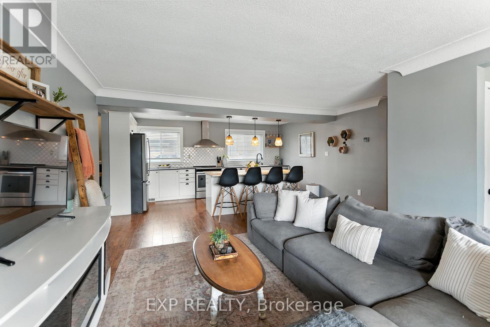 Photo 8 of 319 Highland Avenue, Fort Erie ON