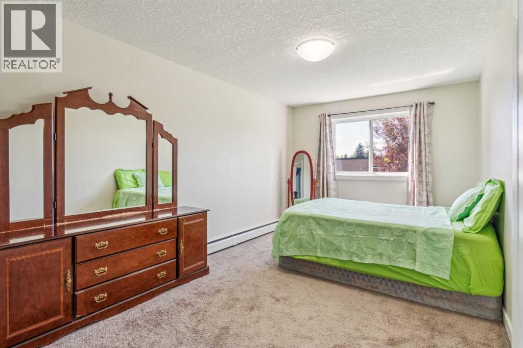 Photo 6 of 130 3809 45 Street Sw, Calgary AB