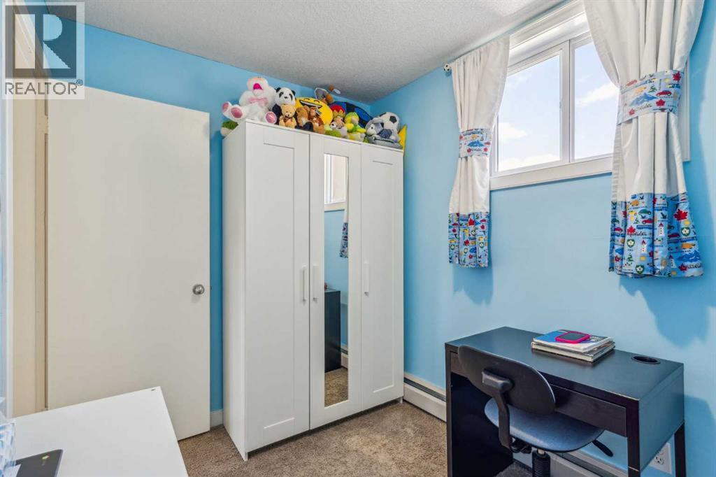 Photo 4 of 130 3809 45 Street Sw, Calgary AB