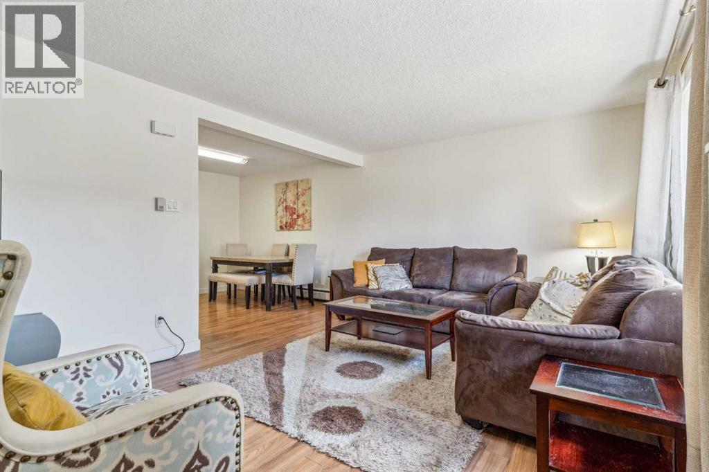 Photo 13 of 130 3809 45 Street Sw, Calgary AB