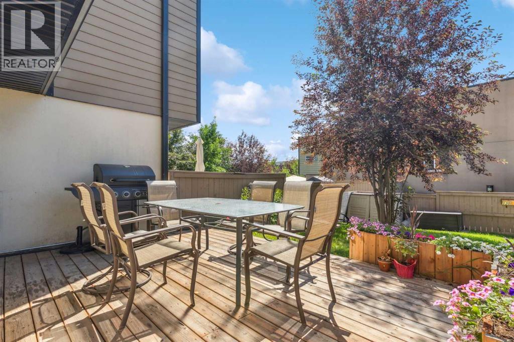 Photo 8 of 130 3809 45 Street Sw, Calgary AB