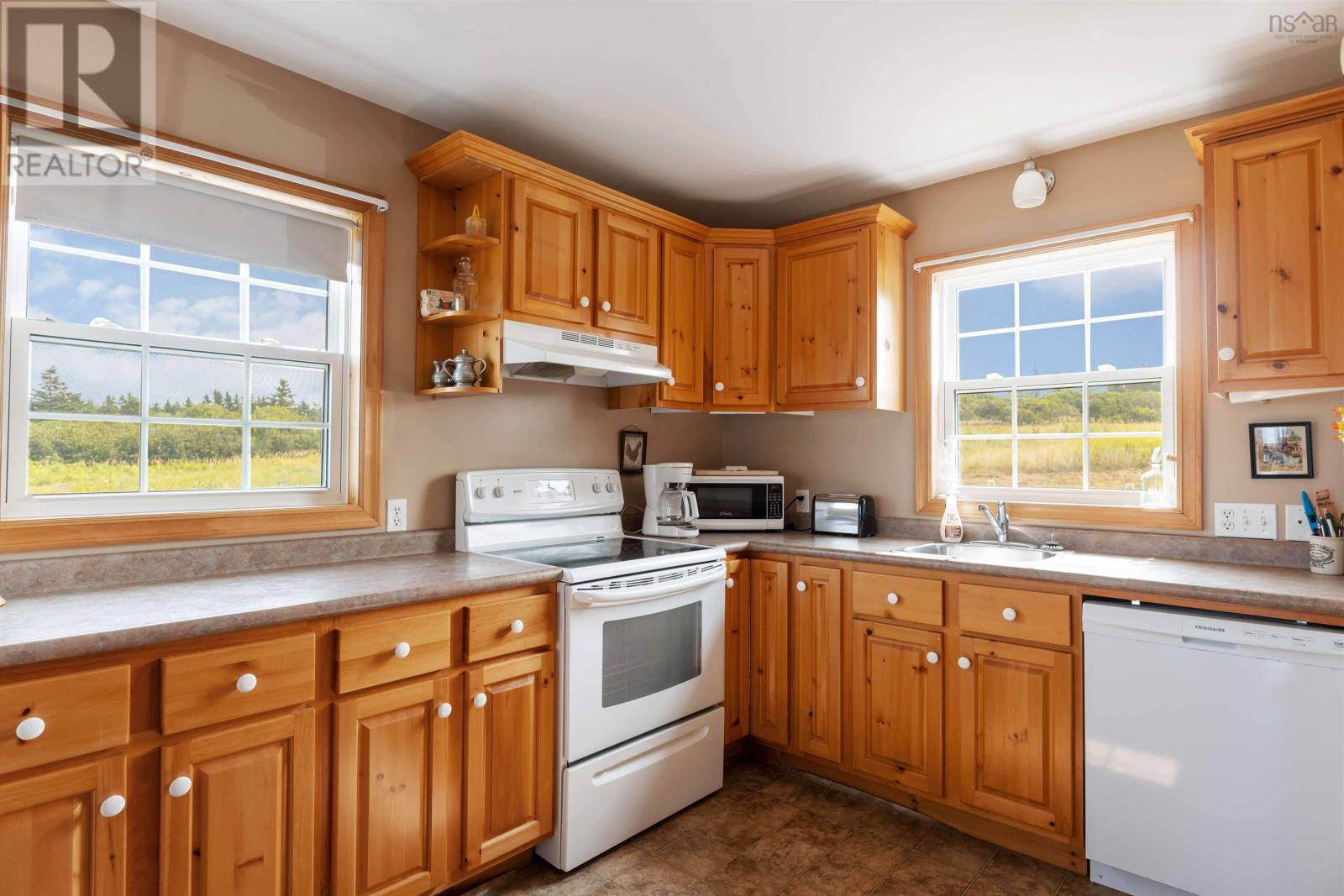 Property 12 of 47 of 885 Fort Point Road