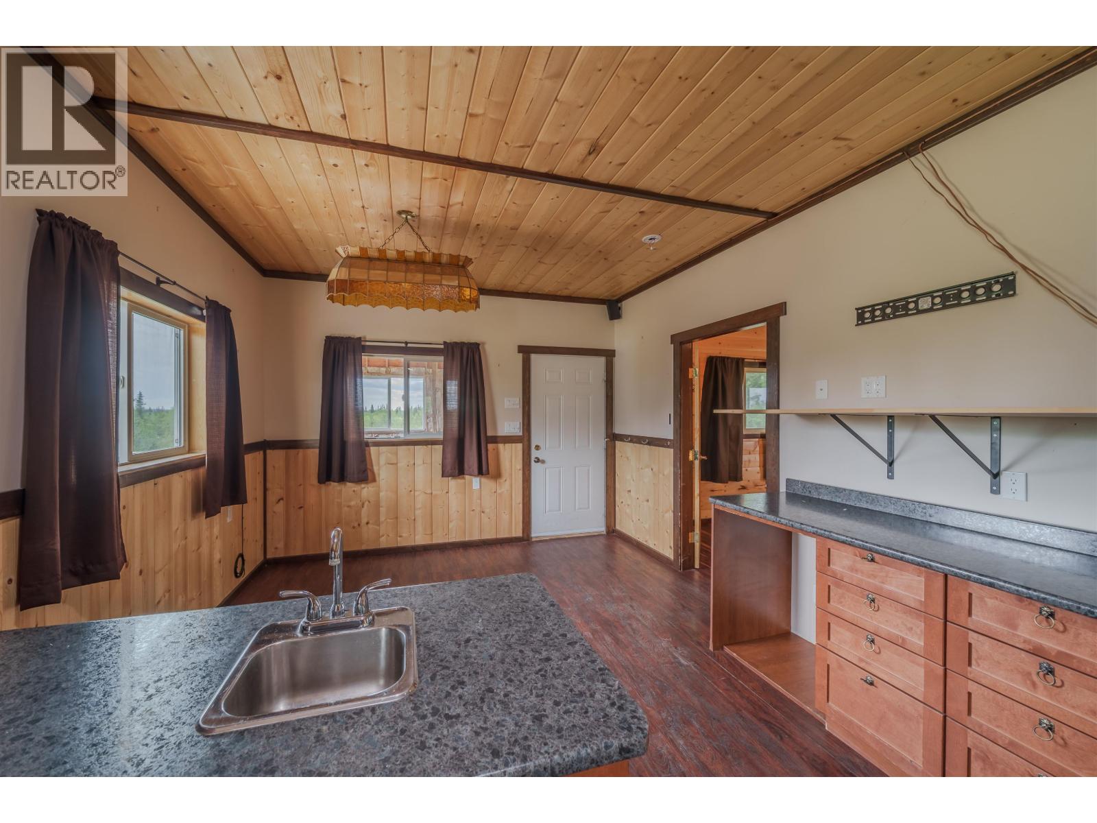 5541 LITTLE FORT 24 HIGHWAY, Lone Butte