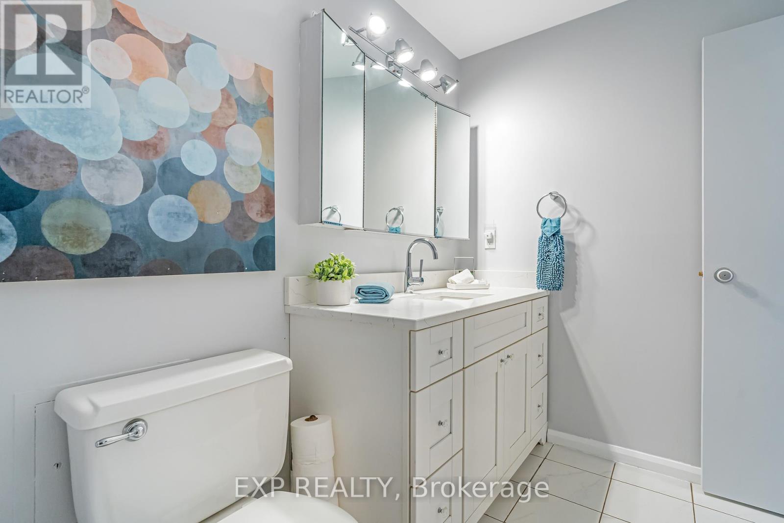 Photo 1 of 101 415 Greenview Avenue, Ottawa ON