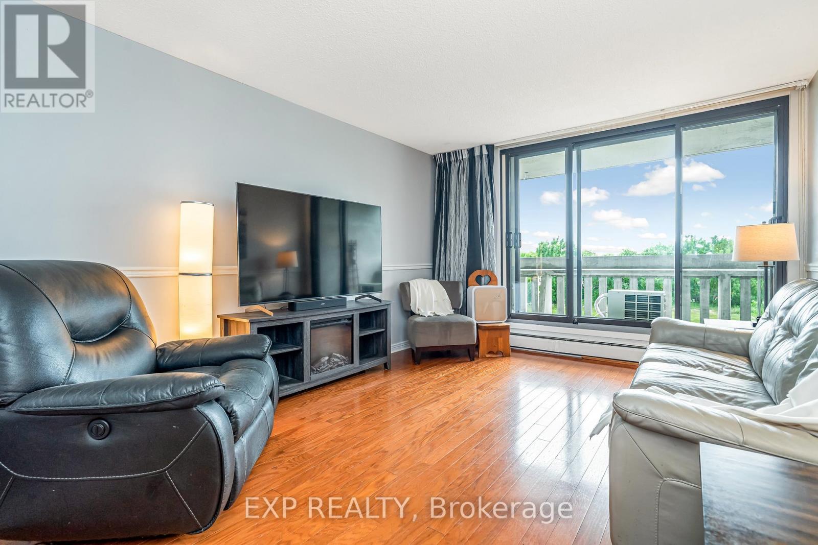 Photo 39 of 101 415 Greenview Avenue, Ottawa ON