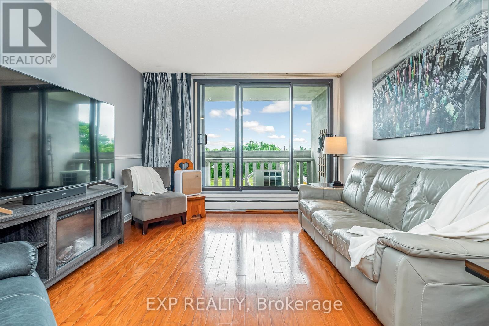 Photo 12 of 101 415 Greenview Avenue, Ottawa ON